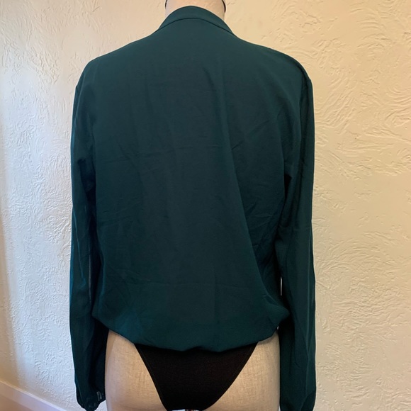 BNWOT G by Guess longsleeve bodysuit - Picture 5 of 6